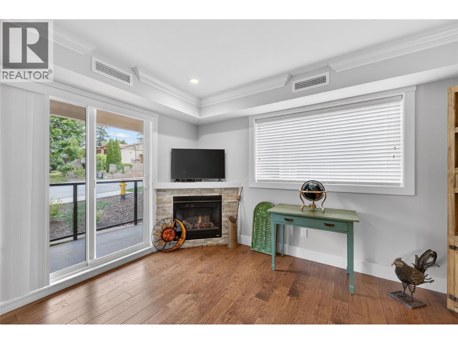 #202 330 4 Avenue SE - 22