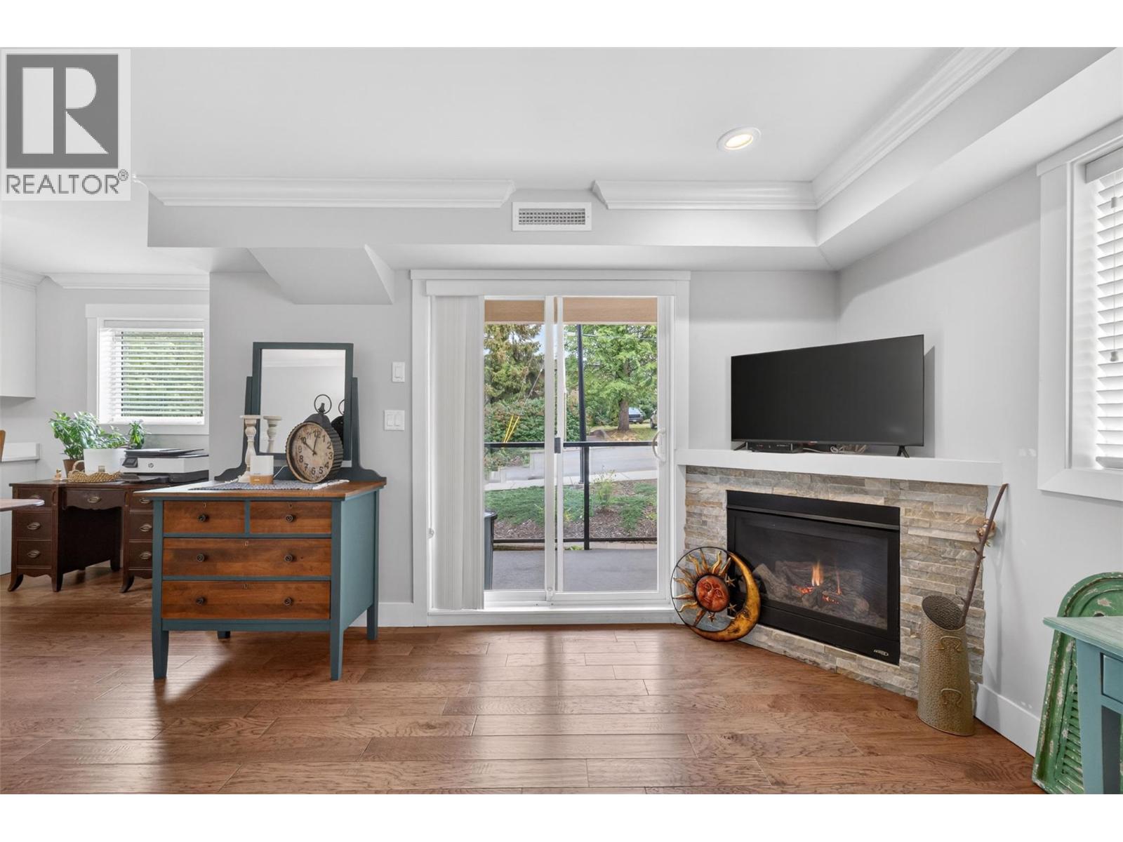 #202 330 4 Avenue SE - 26