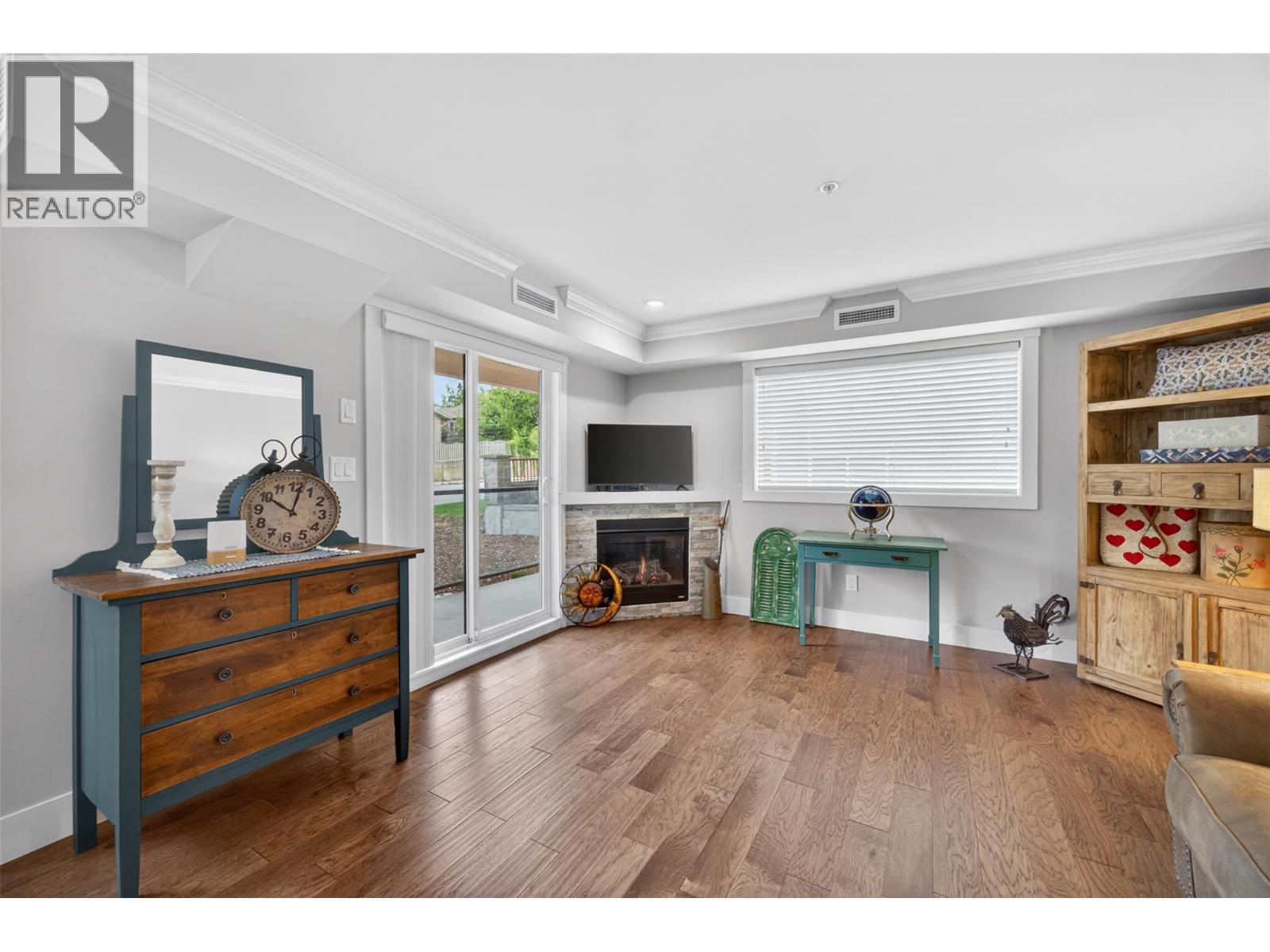 #202 330 4 Avenue SE - 25