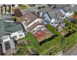 2740 Westlake Drive, Coquitlam, BC V3C5J7 Photo 6
