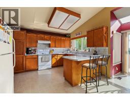 2740 Westlake Drive, Coquitlam, BC V3C5J7 Photo 9