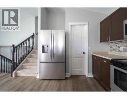 4pc Bathroom - 109 Laurier Road, Fort Mcmurray, AB T9K2L4 Photo 10