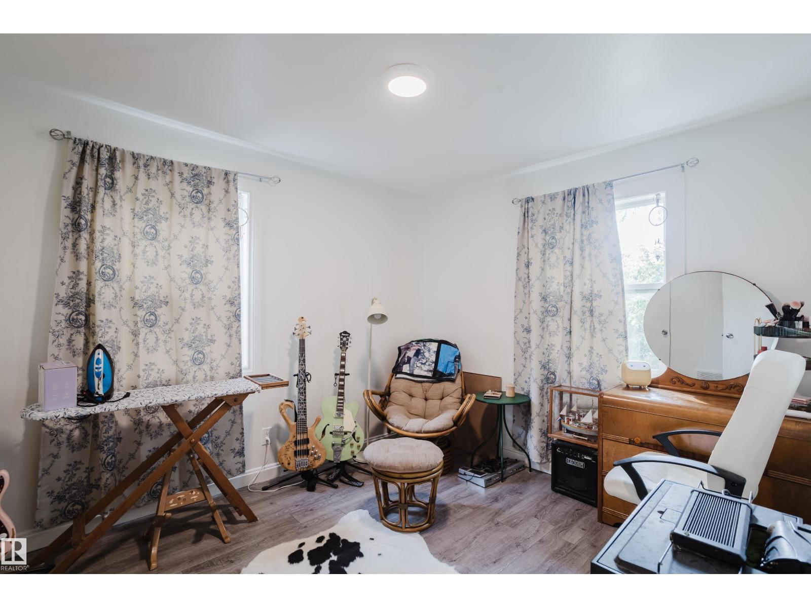 11134 11138 116 ST NW - 12