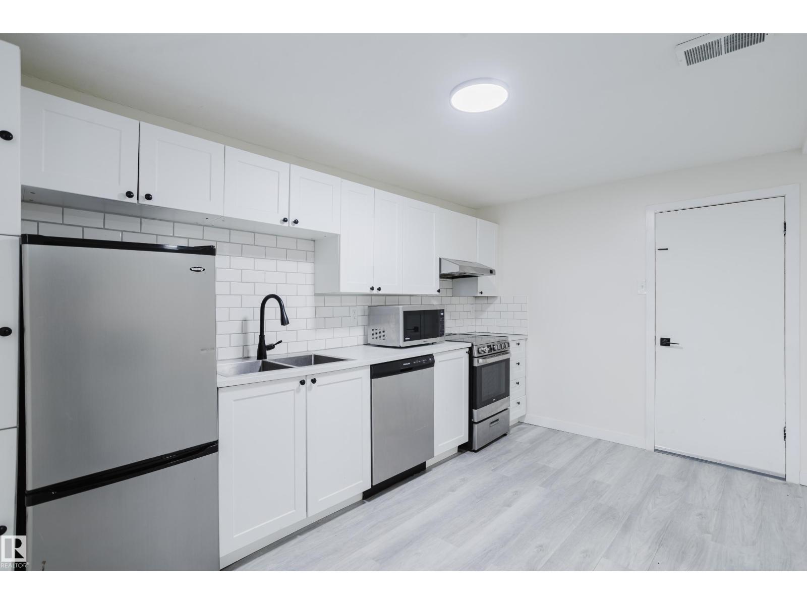 11134 11138 116 ST NW - 16