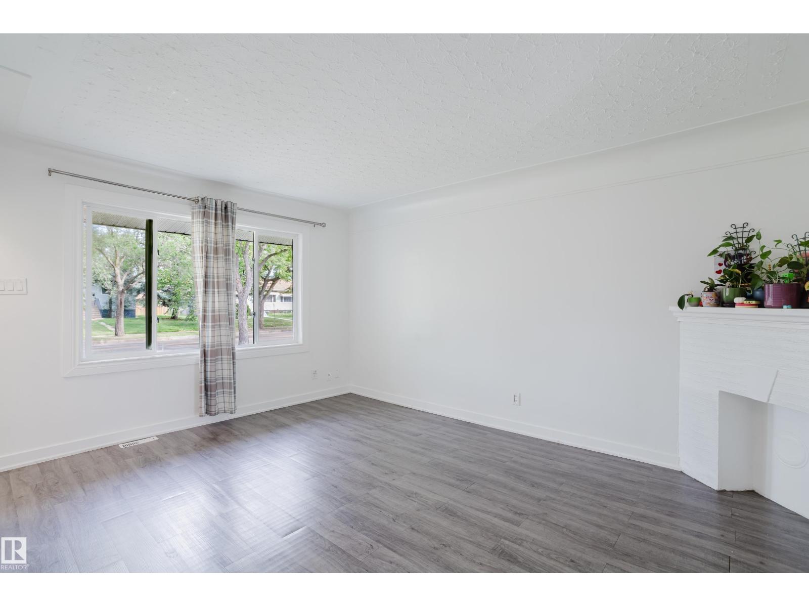11134 11138 116 ST NW - Image 26