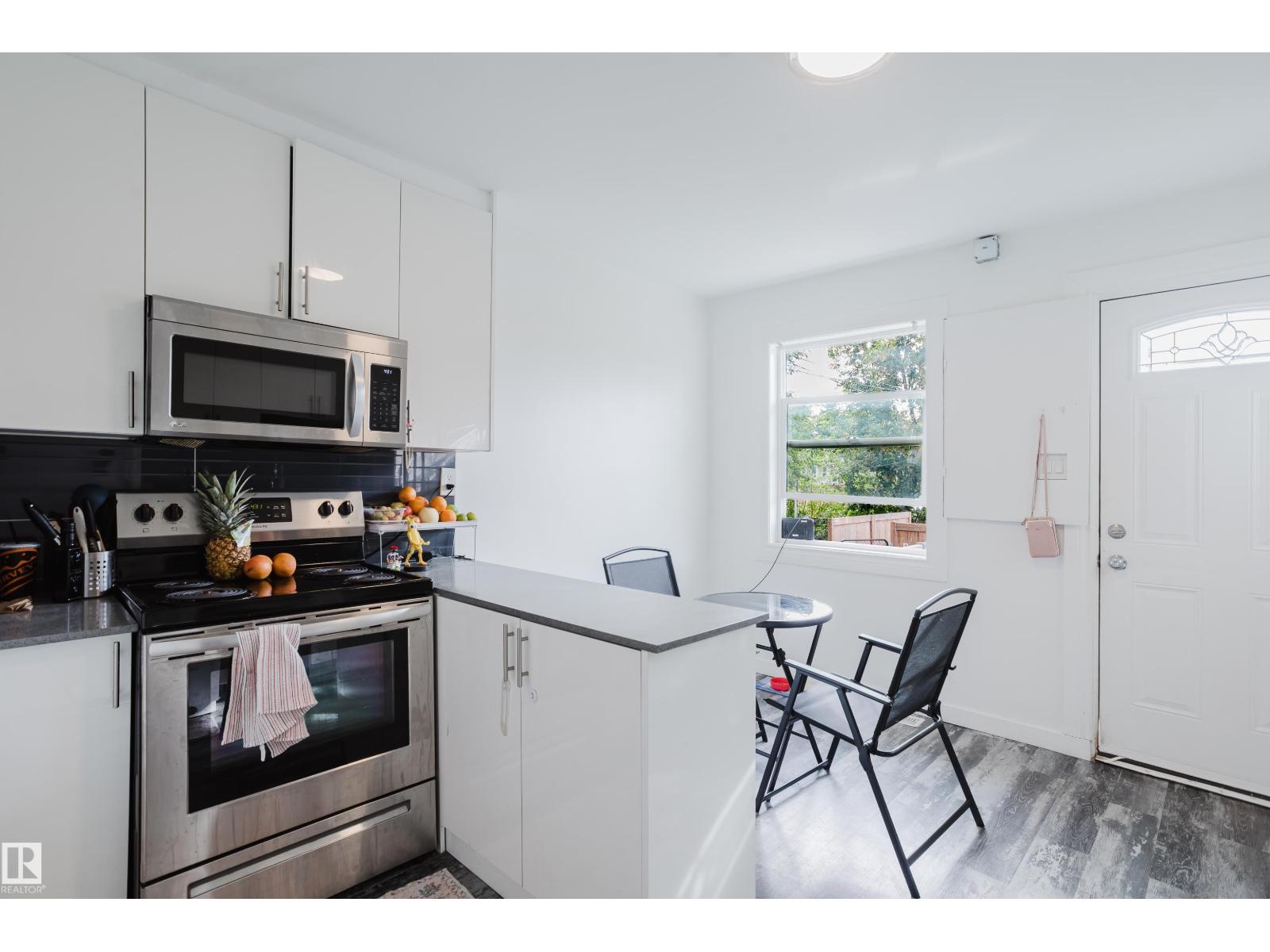 11134 11138 116 ST NW - 28