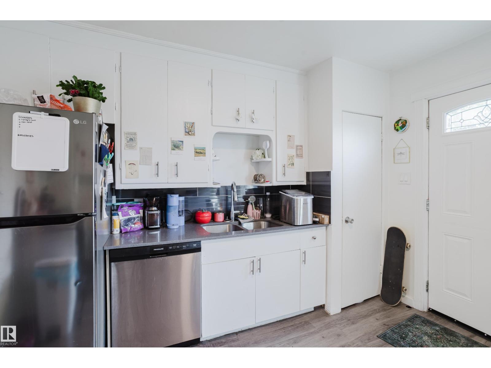 11134 11138 116 ST NW - Image 7
