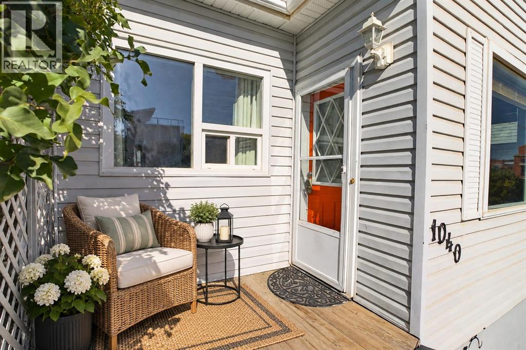 1040 19 Avenue SE - photo 2