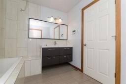 135 8th Street Nw, Carman, MB R0G0J0 Photo 26