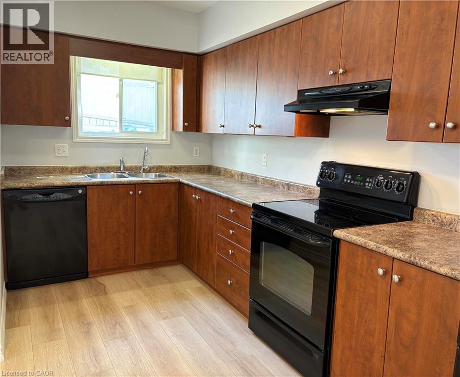 50 HOWE Drive Unit# 8C, Kitchener — photo 4