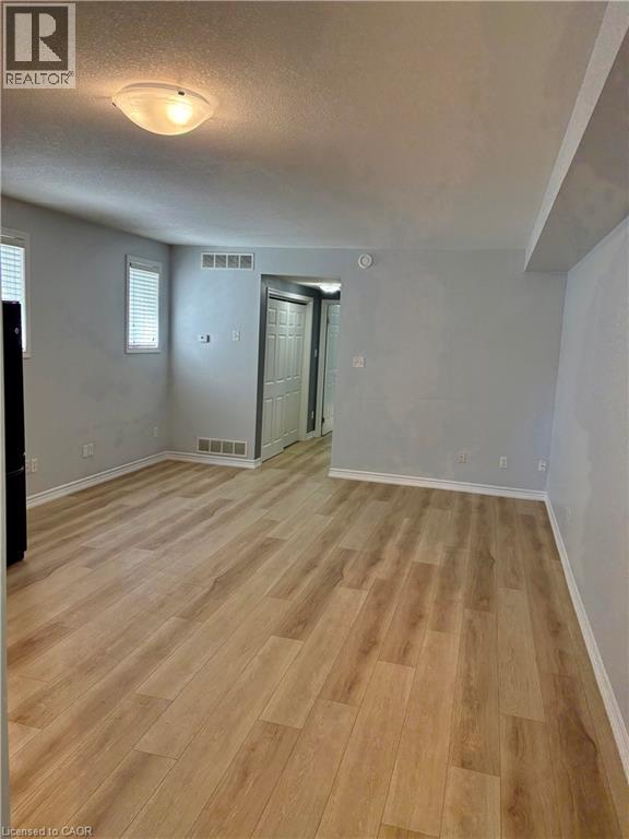 50 HOWE Drive Unit# 8C, Kitchener — photo 6