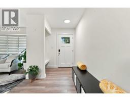 137 Lissington Drive SW - photo 3