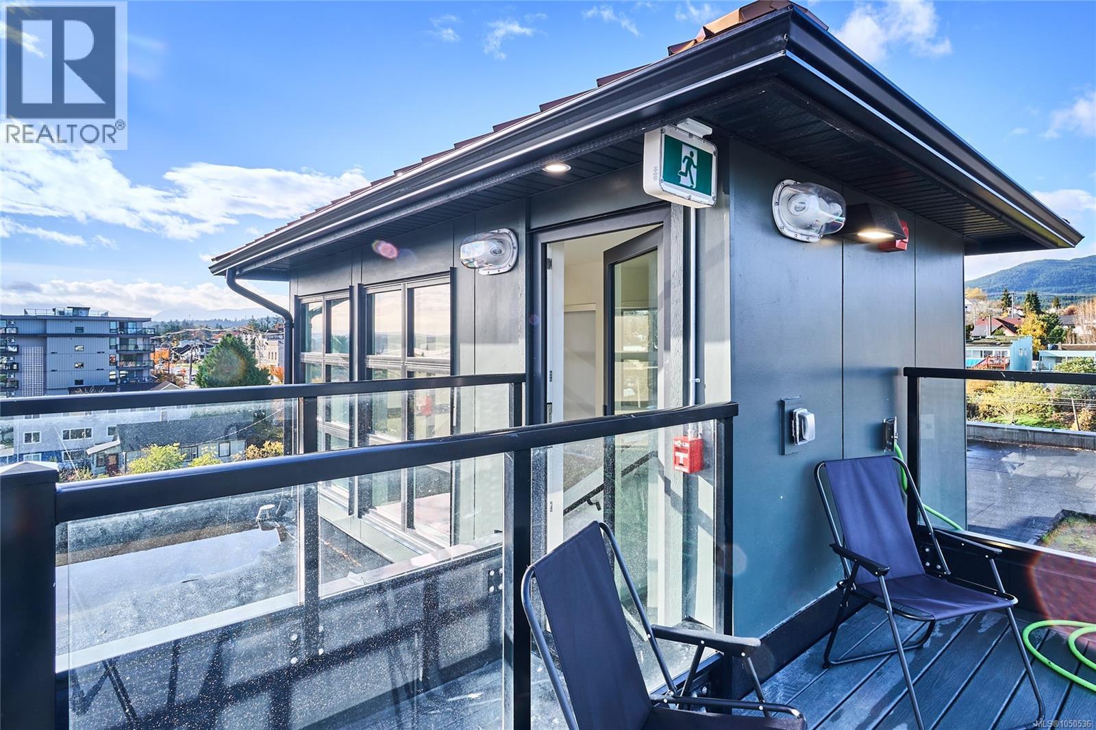 #304 45 Haliburton St - 3