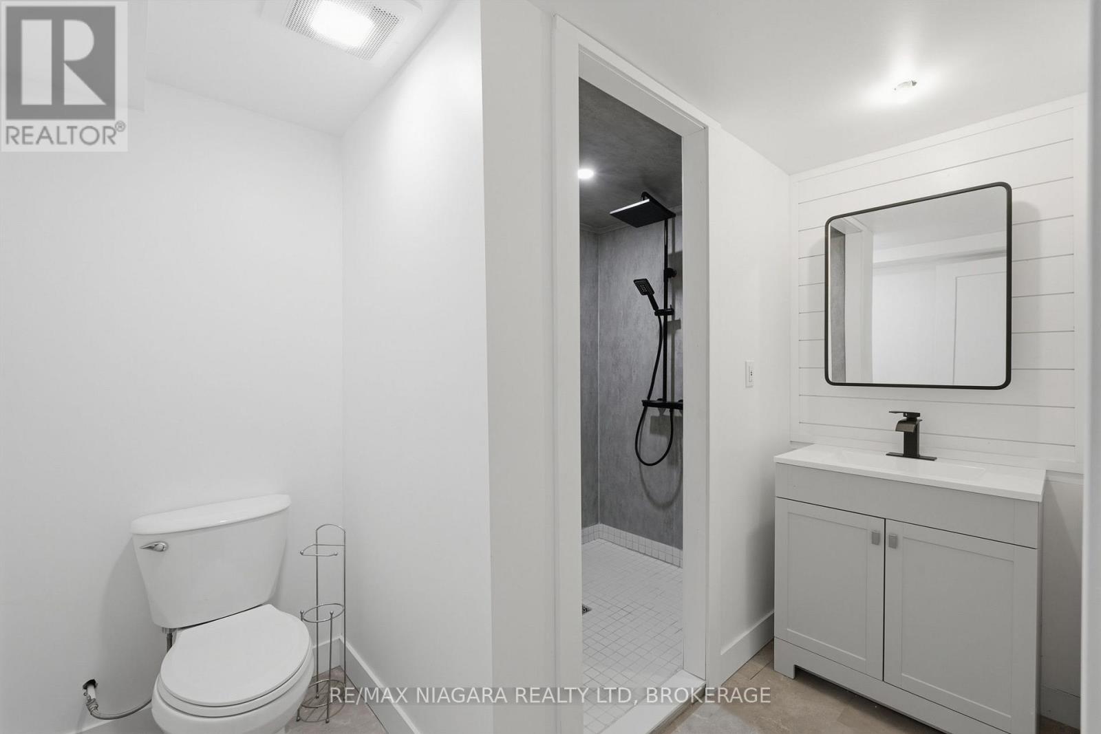 8 DIXIE AVENUE - Image 29