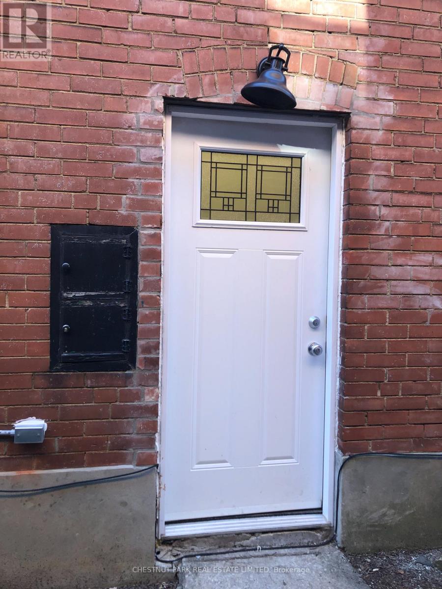26 STRATHGOWAN AVENUE, Toronto (Lawrence Park South) — photo 2