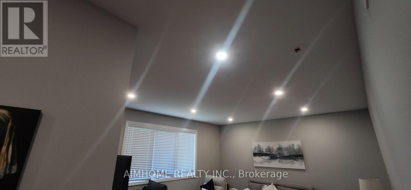 58 MAJOR CRESCENT, Aurora — photo 3