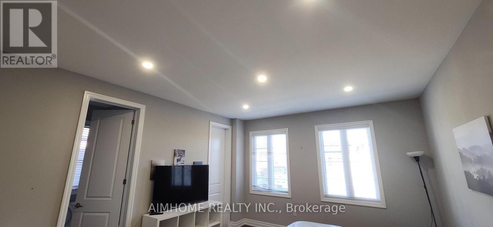58 MAJOR CRESCENT, Aurora — photo 5