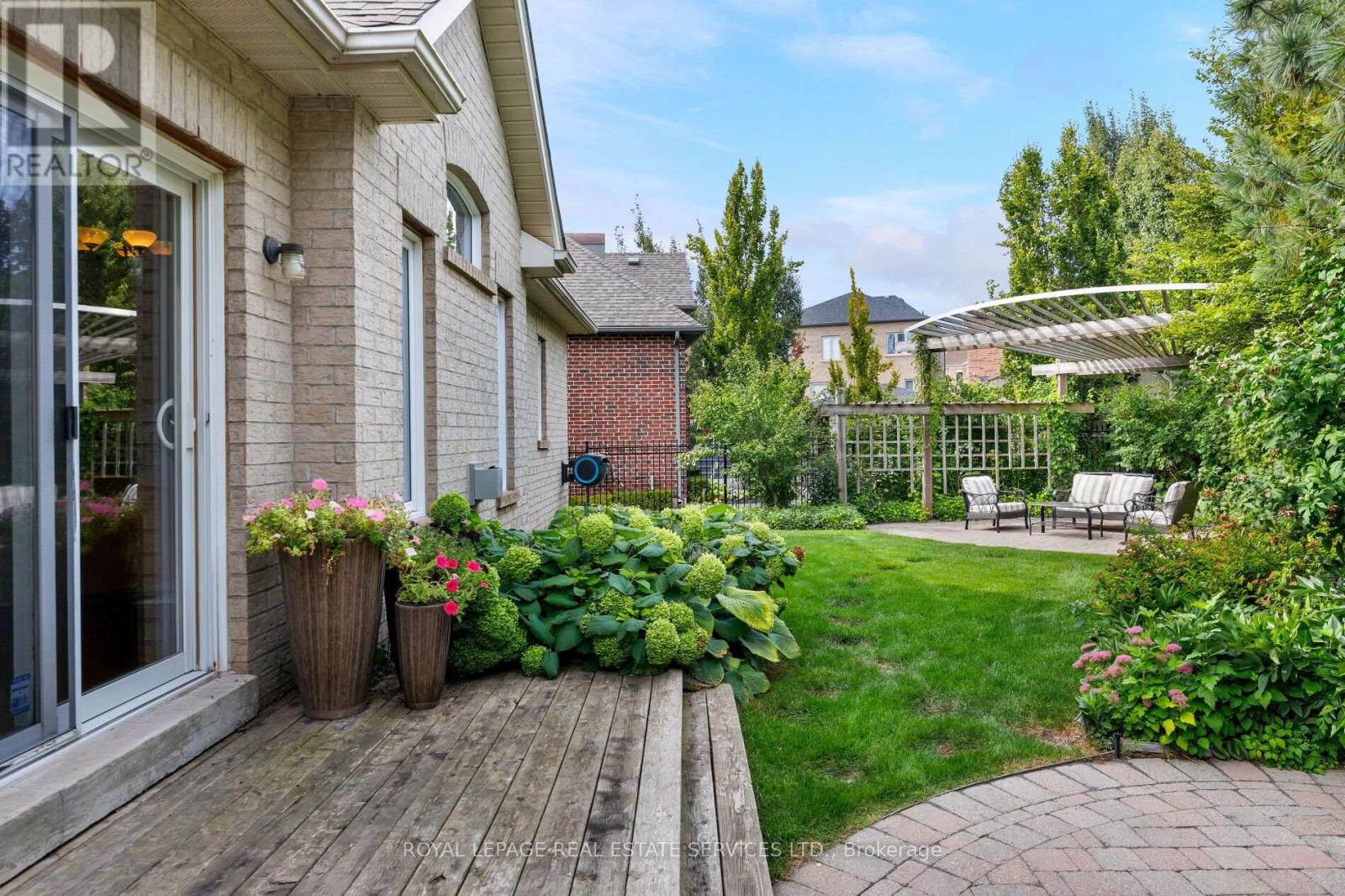 2424 TESLA CRESCENT - Image 34