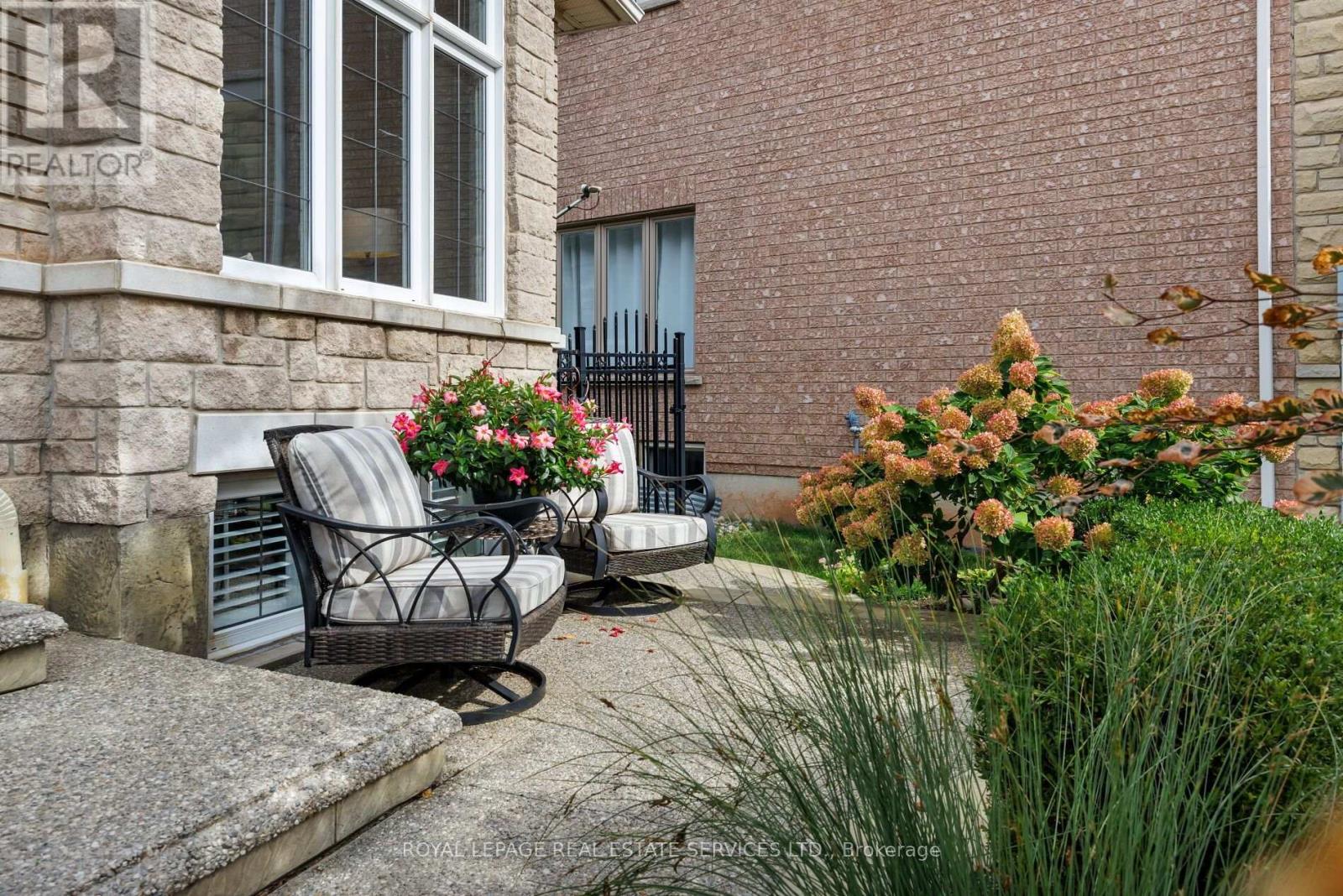 2424 TESLA CRESCENT - Image 38