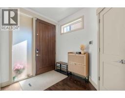Bedroom - 2028 37 Avenue Sw, Calgary, AB T2T2H5 Photo 13