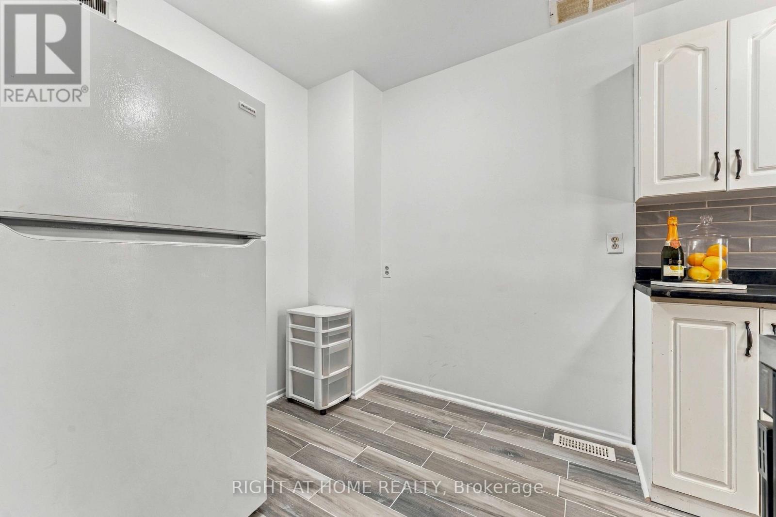 207 - 980 GULF PLACE, Ottawa — photo 8