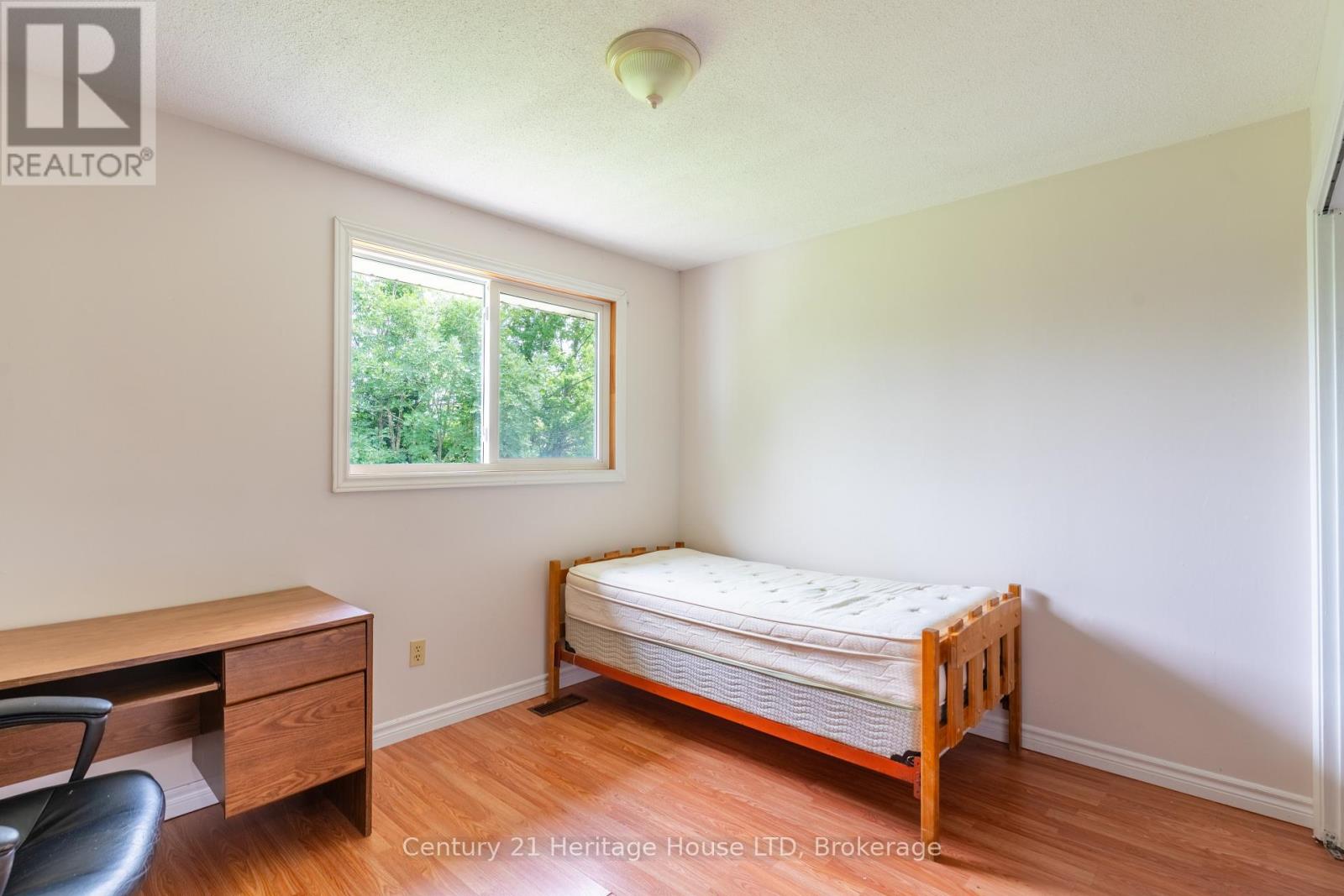 542 FIRST AVENUE N - 11
