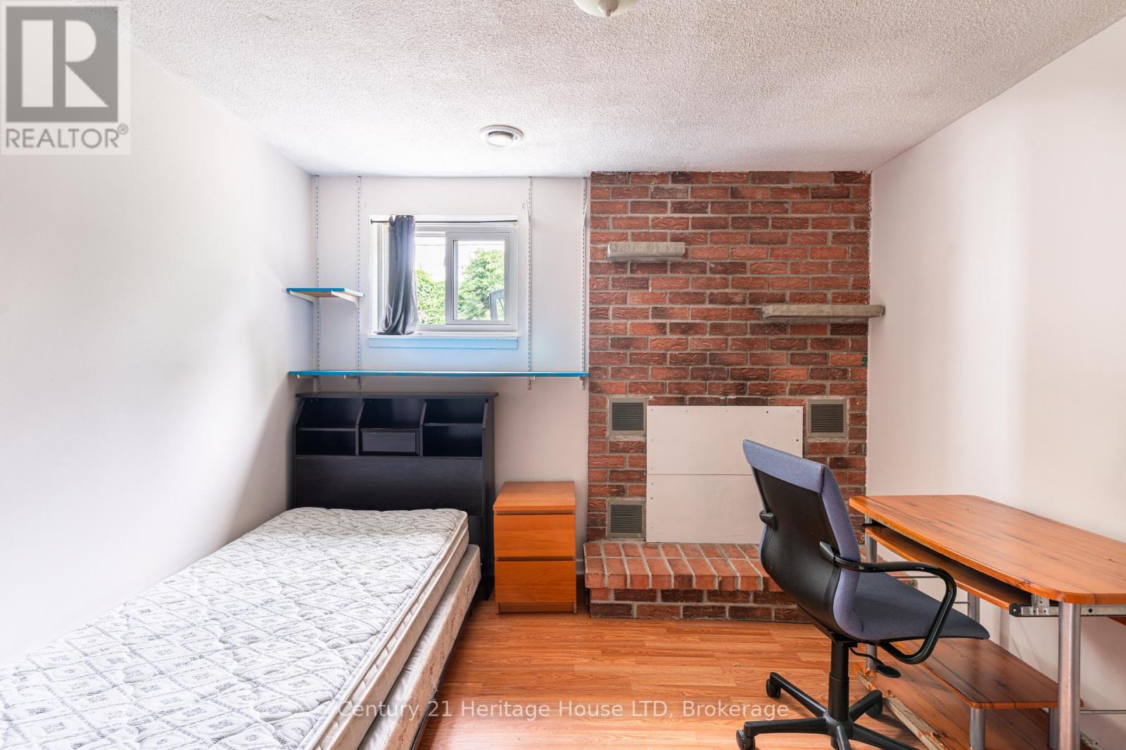 542 FIRST AVENUE N - 15