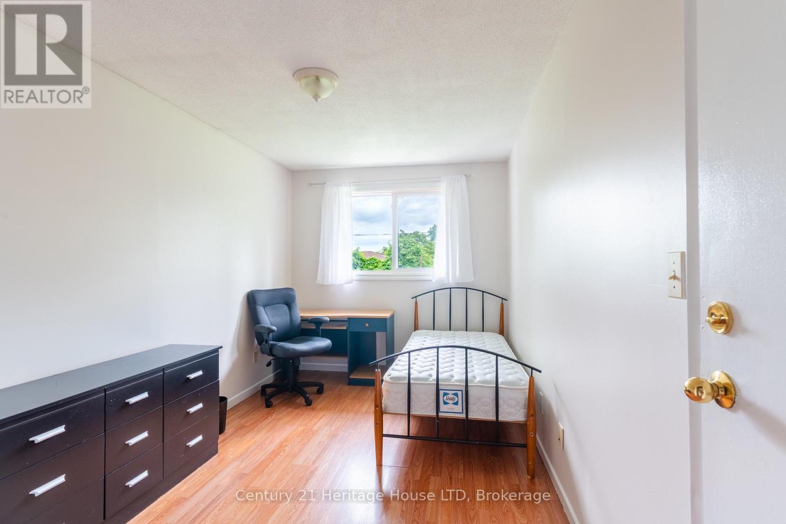 542 FIRST AVENUE N - Image 16