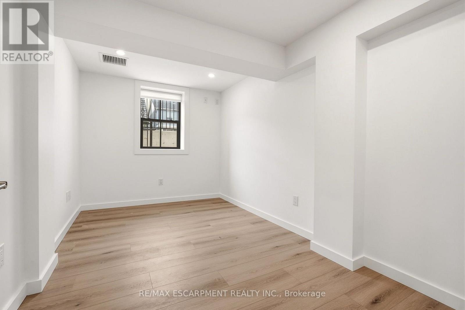 ROOM 3 - 326 WILSON STREET E, Hamilton (Ancaster) — photo 28