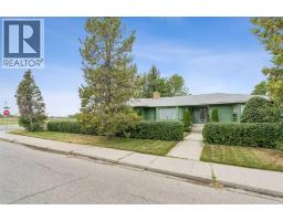 Primary Bedroom - 5015 15 Street Sw, Calgary, AB T2T4B7 Photo 7