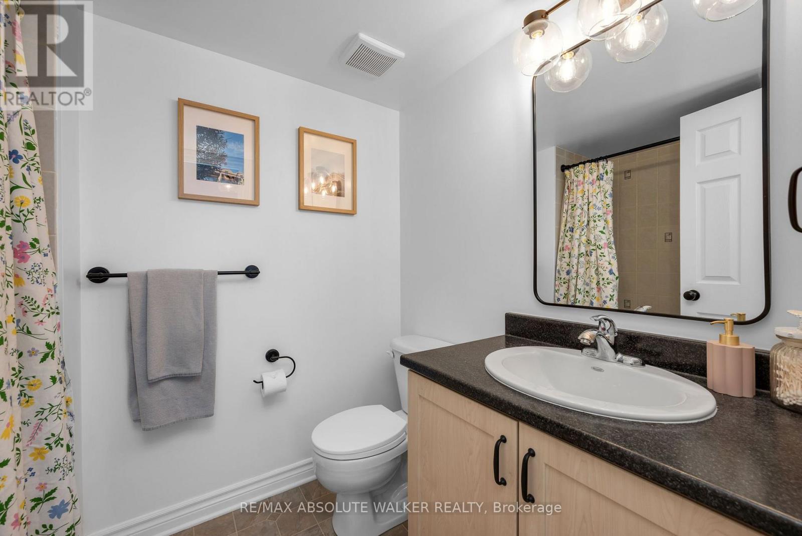 #32 633 LAKERIDGE DRIVE - 19