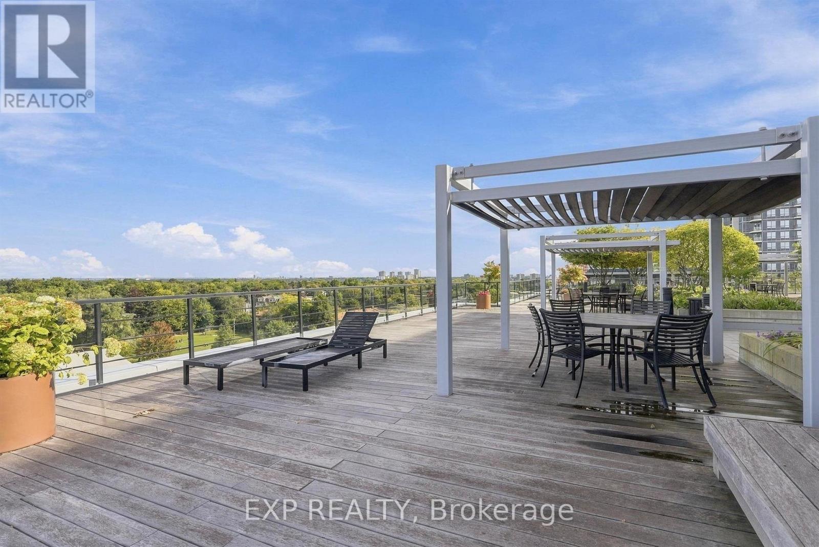 #213 21 CLAIRTRELL ROAD - 36