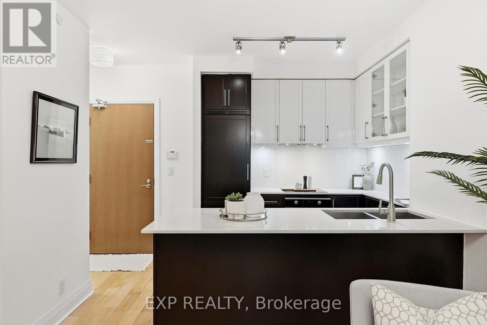 213 - 21 CLAIRTRELL ROAD, Toronto (Willowdale East) — photo 8