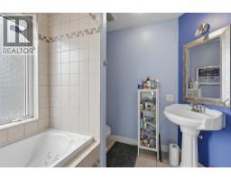 450 Azure Place, Kamloops, BC V2E2R2 Photo 30