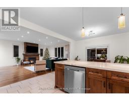Bathroom - 264 Patterson Street, New Tecumseth, ON L0G1A0 Photo 9