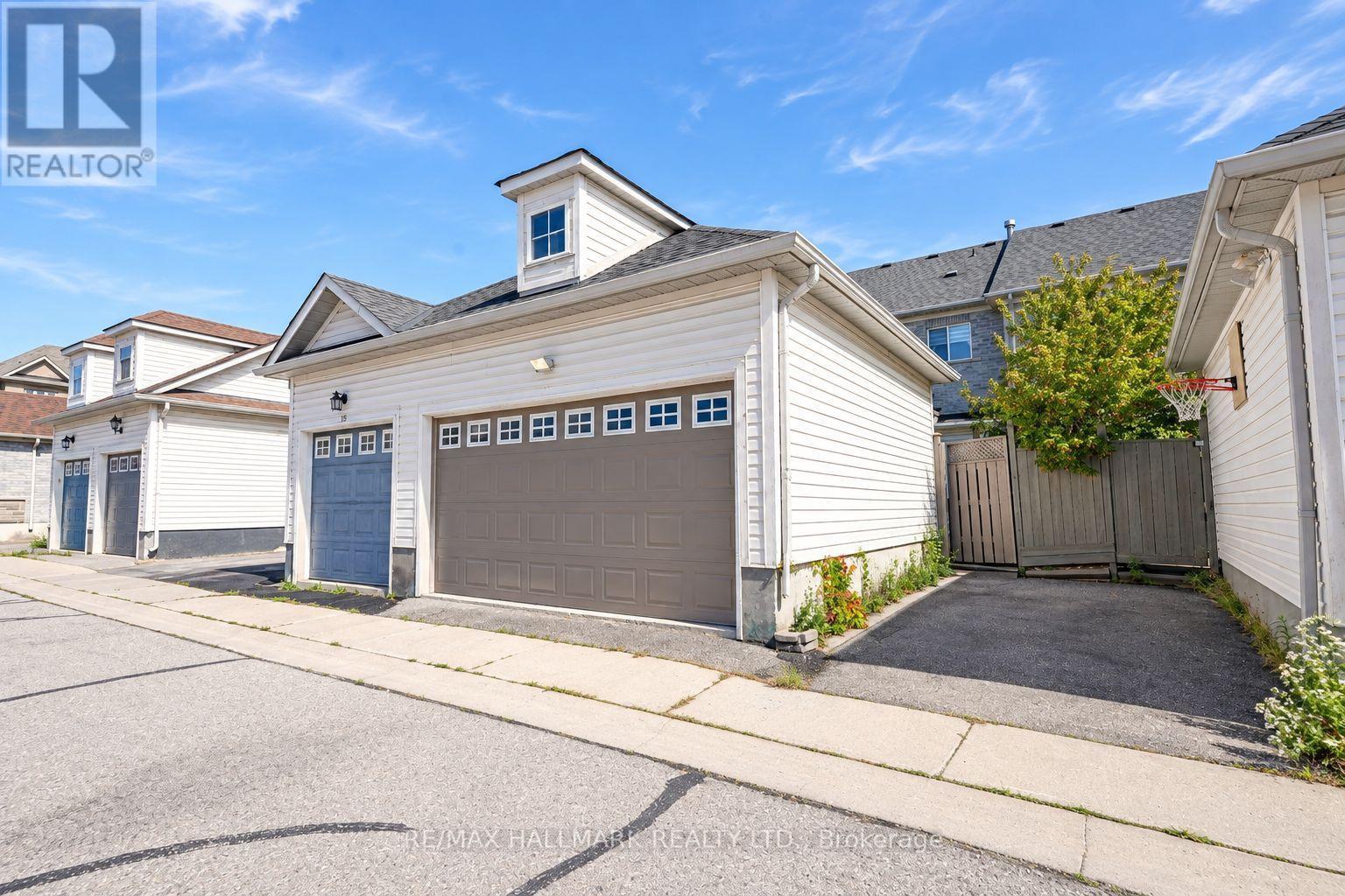 97 BENJAMIN HOOD CRESCENT - 37