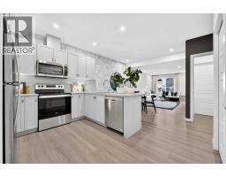 4pc Bathroom - 182 Mitchell Road Nw, Calgary, AB T2X5T6 Photo 17