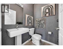 4pc Bathroom - 182 Mitchell Road Nw, Calgary, AB T2X5T6 Photo 9