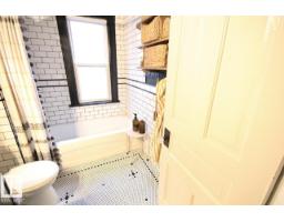 9330 107 Av Nw, Edmonton, AB T5H0T5 Photo 33