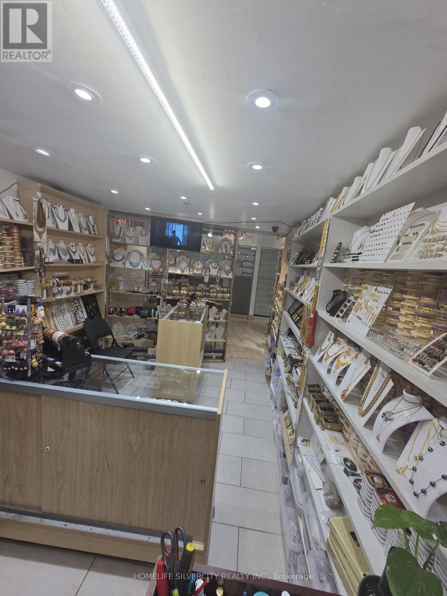 1 B03 - 7215 GOREWAY DRIVE, Mississauga (Malton) — photo 7