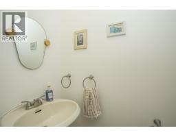 1975 W 13th Avenue, Vancouver, BC V6J2H5 Photo 14