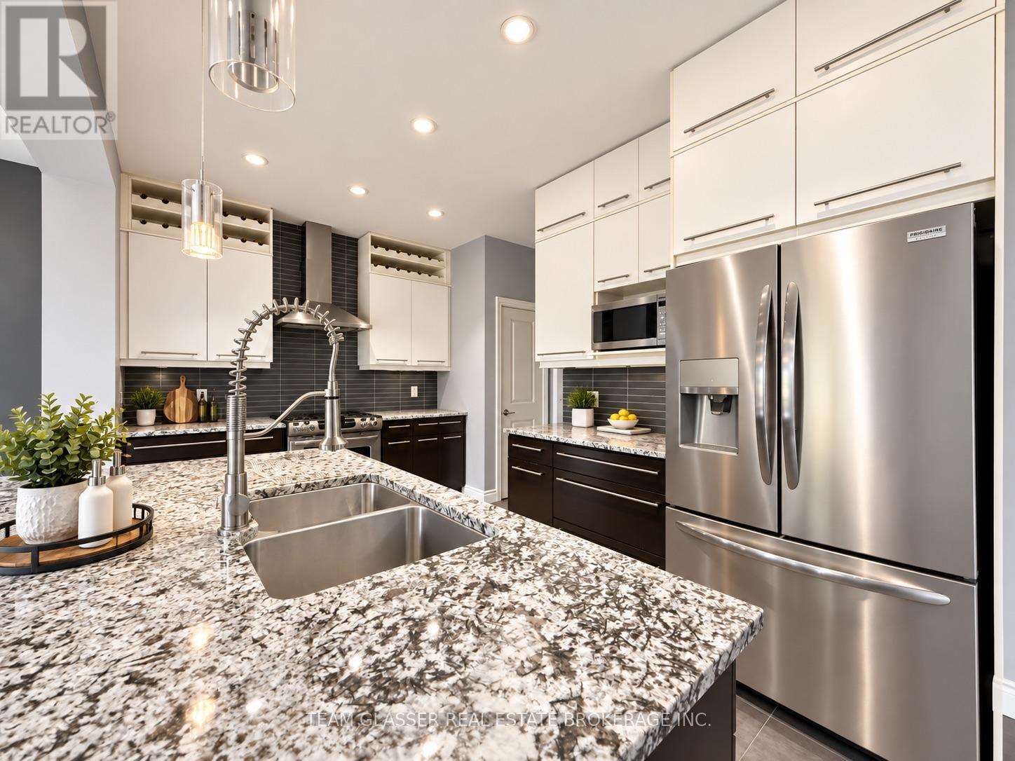 2649 BATEMAN TRAIL, London South (South W) — photo 4