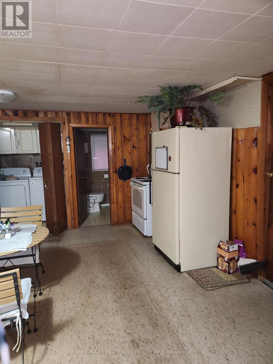 31 QUEEN STREET, Strathroy-Caradoc (SE) — photo 7