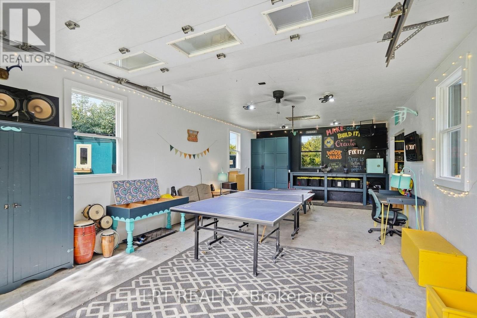 20375 DUNVEGAN ROAD E - Image 36