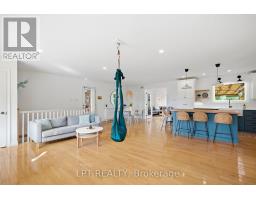 Family room - 20375 Dunvegan Road E, North Glengarry, ON K0B1E0 Photo 6