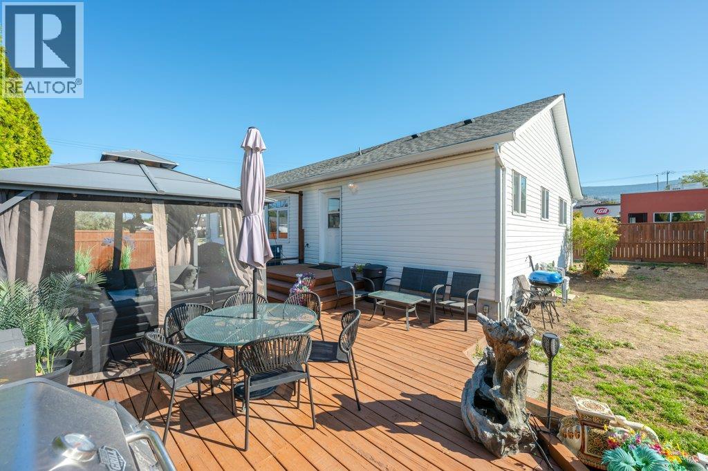  584 Edna Avenue, Penticton