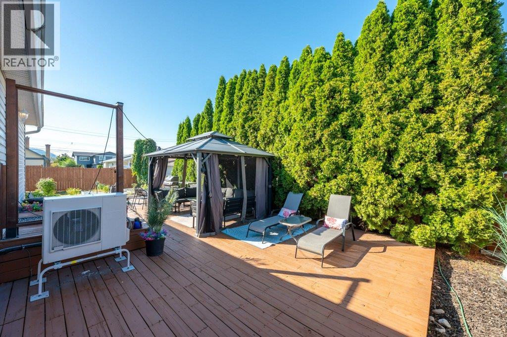  584 Edna Avenue, Penticton
