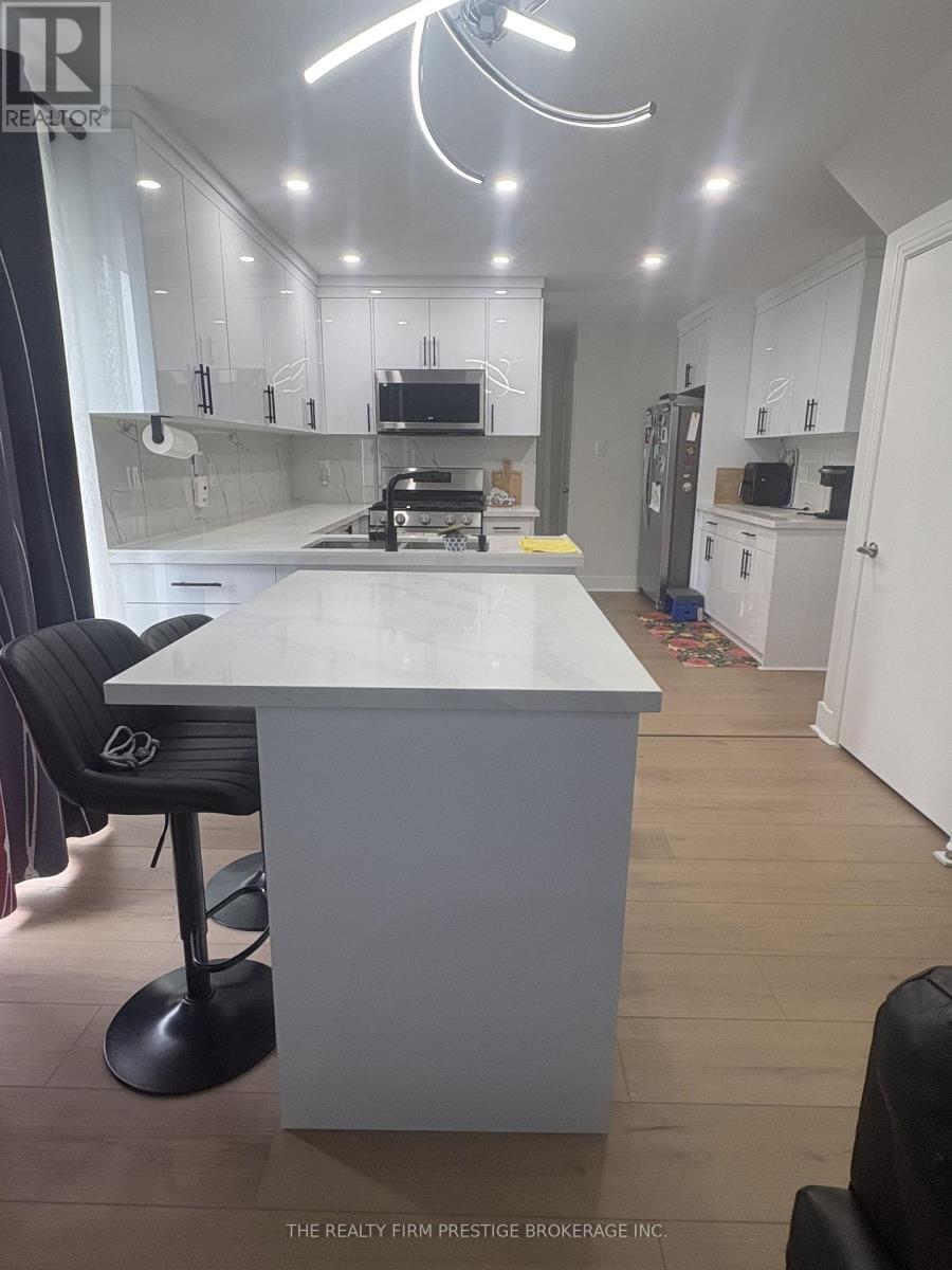 MAIN/UPPER - 612 FOX MILL PLACE, London South (South N) — photo 6