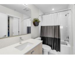 518 10838 Whalley Boulevard, Surrey, BC V3R0G8 Photo 18