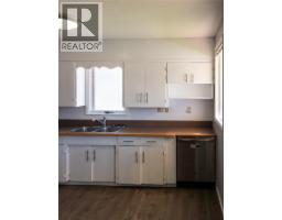 Full bathroom - 1510 4th Street N, Cranbrook, BC V1C3L5 Photo 7
